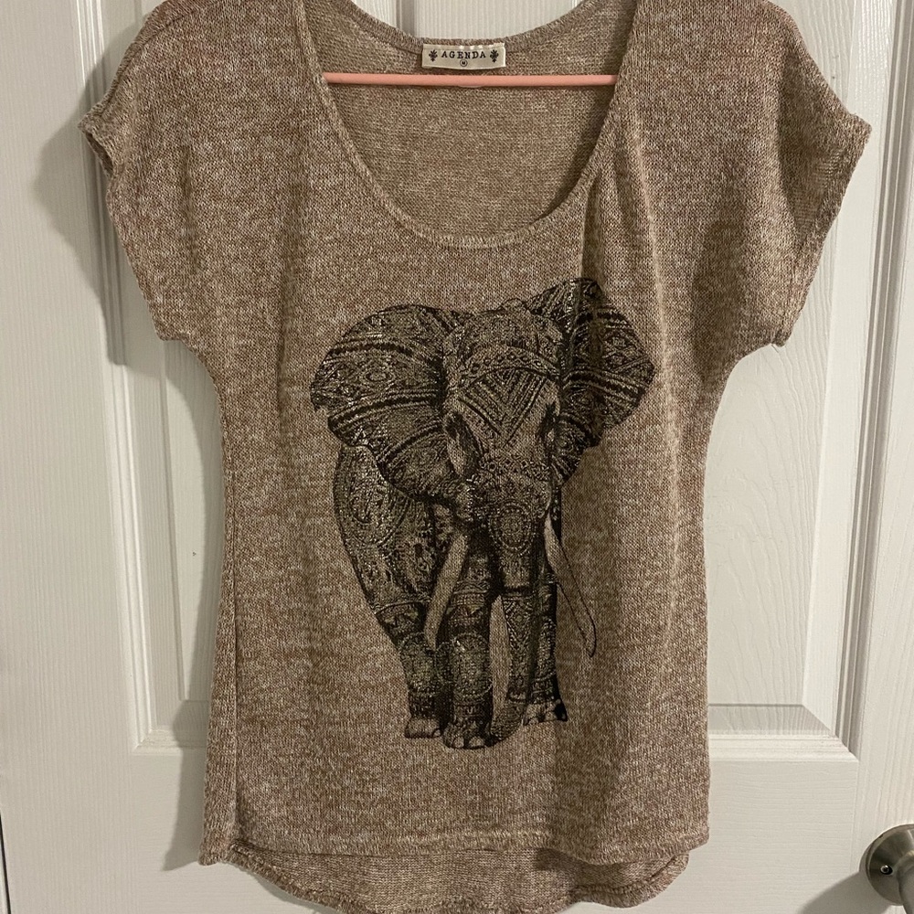 Cute light weight top with elephant size medium
